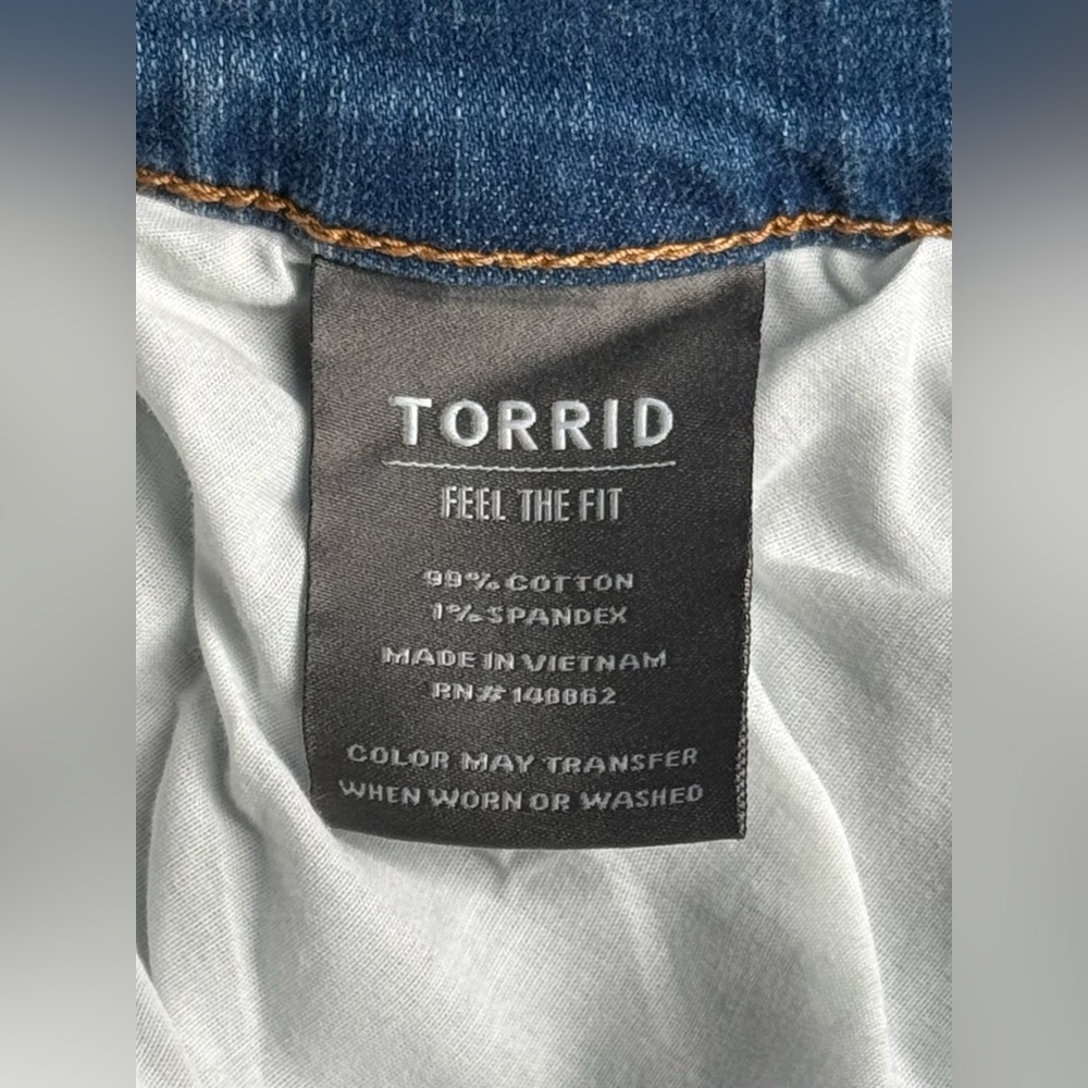 Torrid Feel the Fit 16R Distressed Jeans Mid Rise Ankle (Could by Boyfriend) - Picture 7 of 9